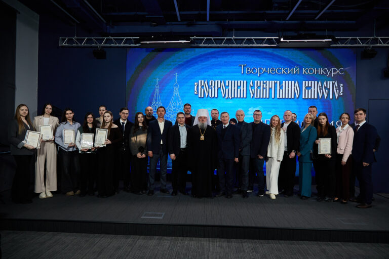 Митрополит Никита принял участие в церемонии награждения победителей медиаконкурса для молодежи «Возродим святыню вместе»