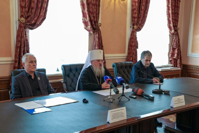 В Архиерейском доме прошла пресс-конференция, посвящённая возрождению кафедрального собора Рождества Пресвятой Богородицы